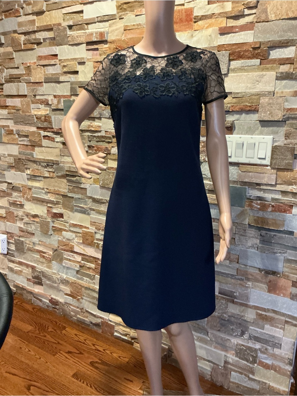 Oscar de la Renta Navy Blue Shift Dress with Cuipure Lace Yoke